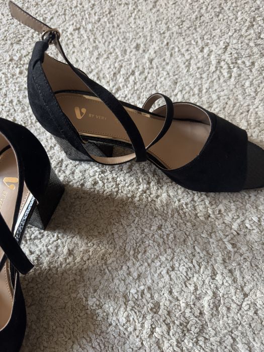 Sandale negre noi