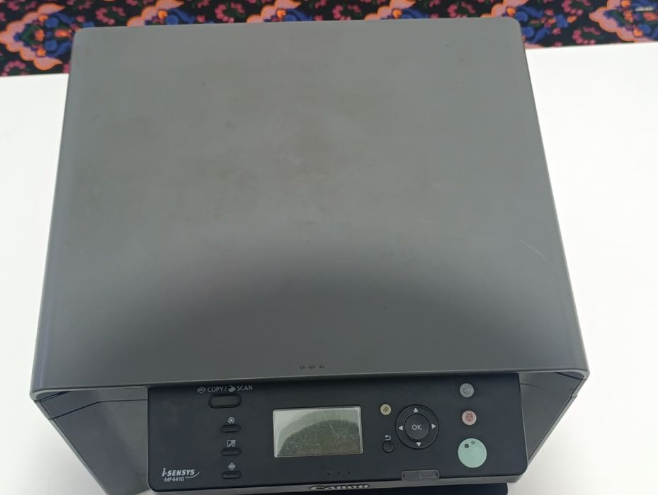 Canon pirentiri kopiya va qogʻoz chiqaradi