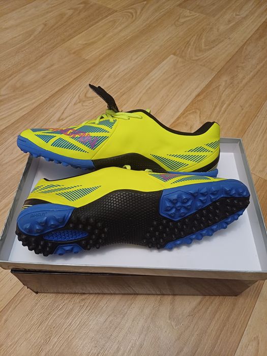 Продам кросовки новые