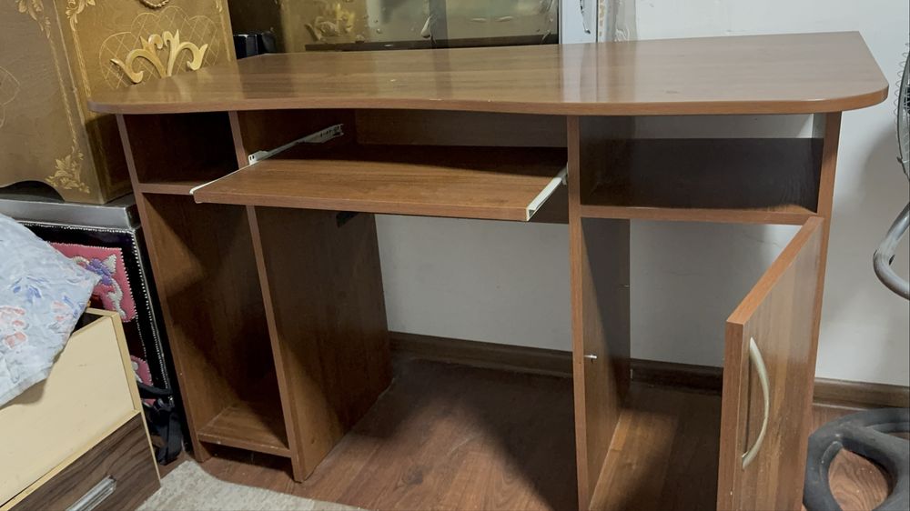 стул для компьютера или офиса