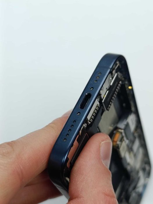 Piese Apple originale din dezmembrari iPhone 15 Pro