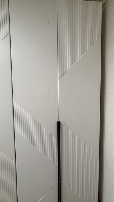 6 дверный  шкаф