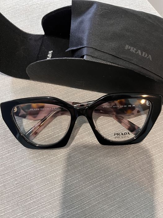 Диоптрични очила Prada
