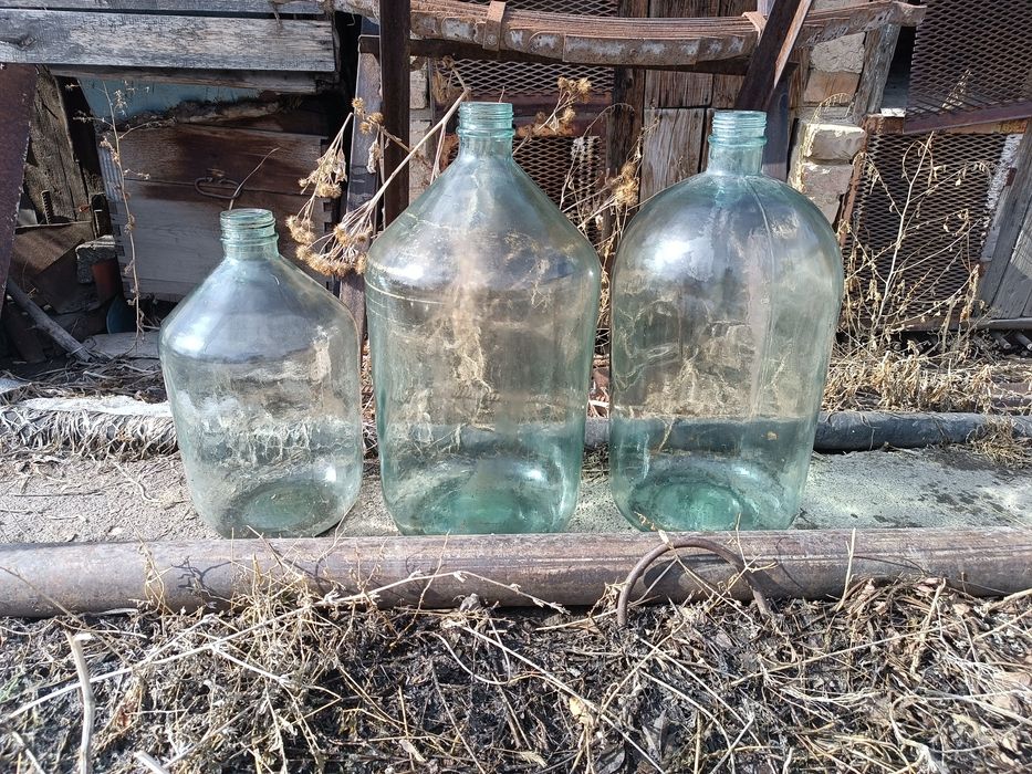 Продам бутыль  20литровые