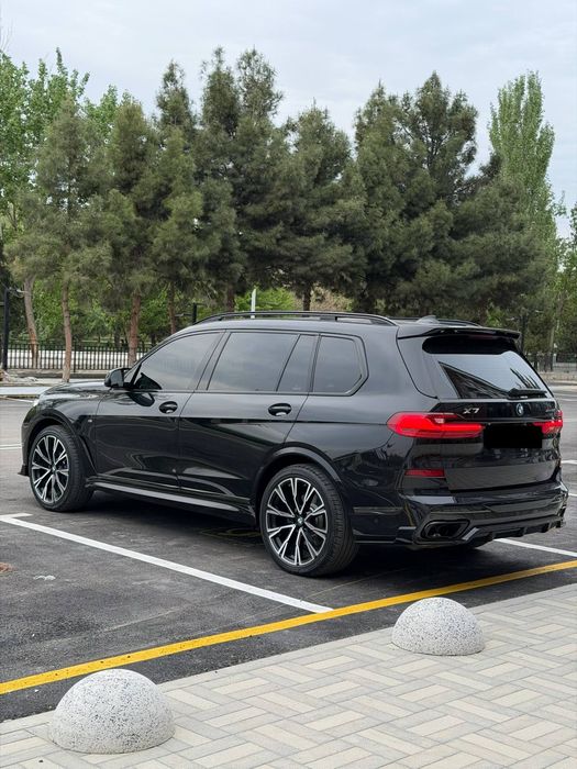 Bmw X7 drive 50i 4.4 twin turbo Full Pozitsya