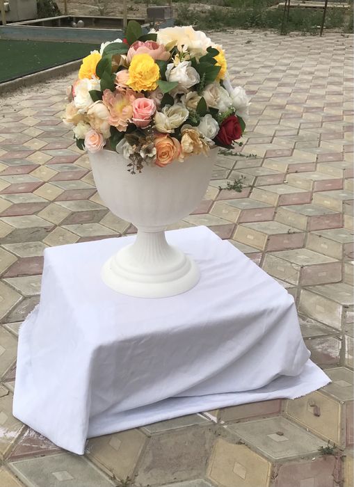 Вазы пластмассовые