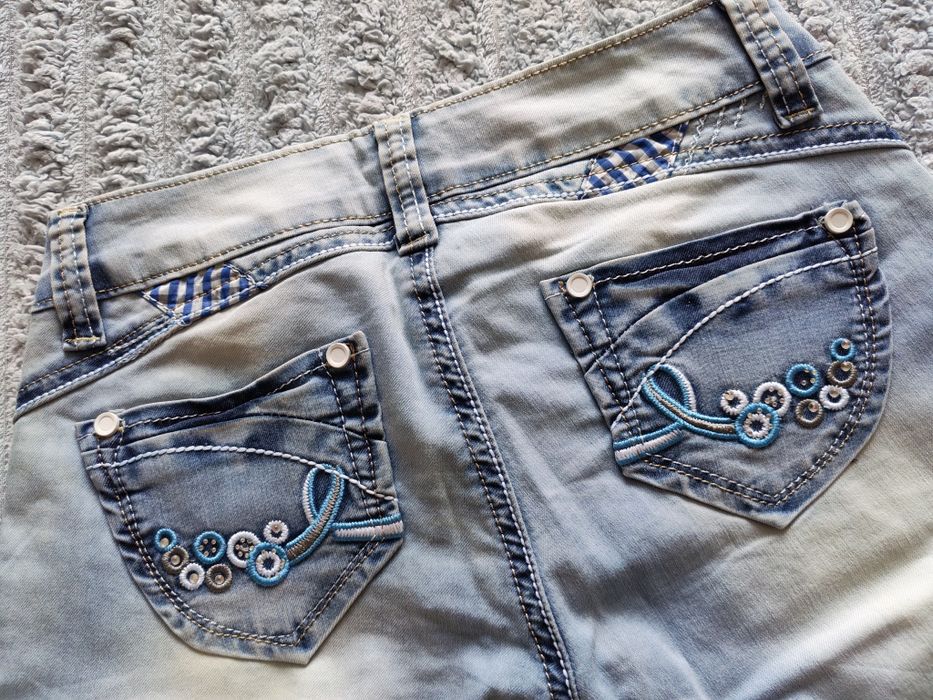 Продам джинсы женские