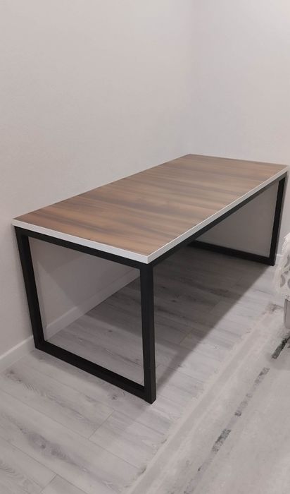 Продам стол 35000