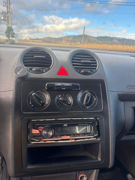 Vând vw Caddy 5 locuri