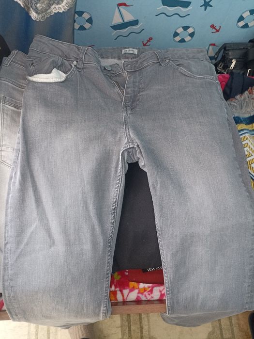 Продам  летние джинсы мужские