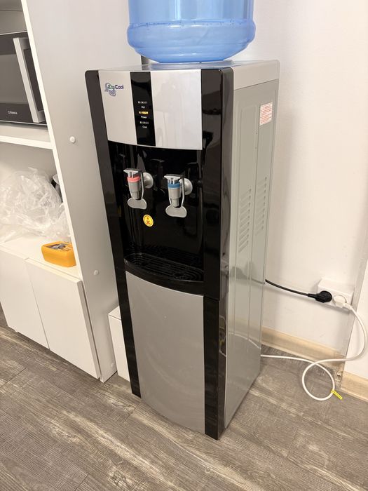 Куллер для воды с холодильником