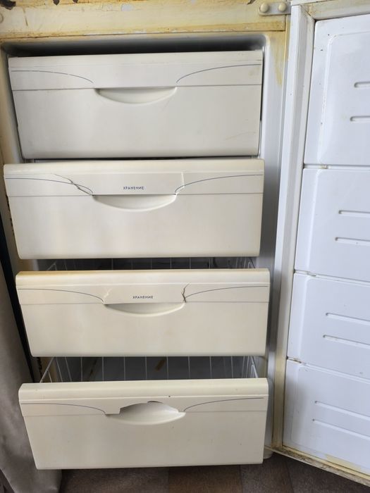 Продам двухкамерный холодильник Атлант