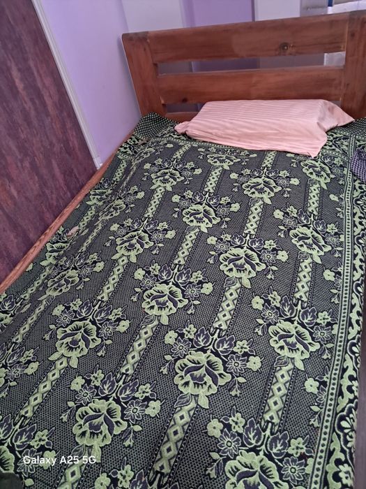 Продам тахту очень крепкую удобную