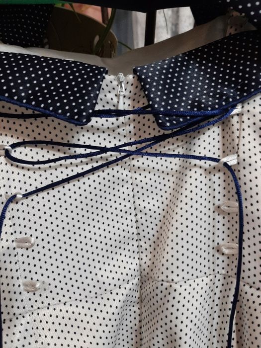 Платье нарядное.синее. Брючки школьные.