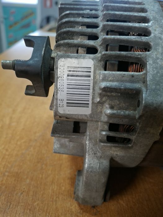 Alternator Renault Laguna 3  Megane 3  Scenic 3  2.0 DCI