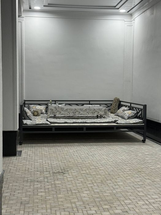 Tapchan ishlab chiqaruvchidan Oʻrnatishga tayyor keng apartment