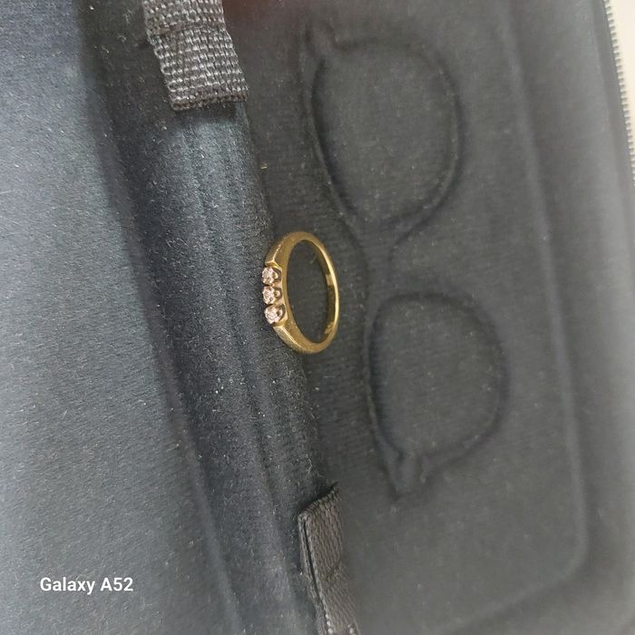 Продам золотой кольцо