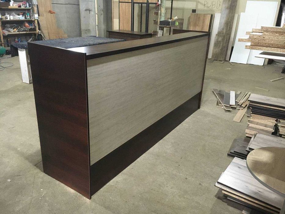 Ресепшн стойка для посетителей 2100