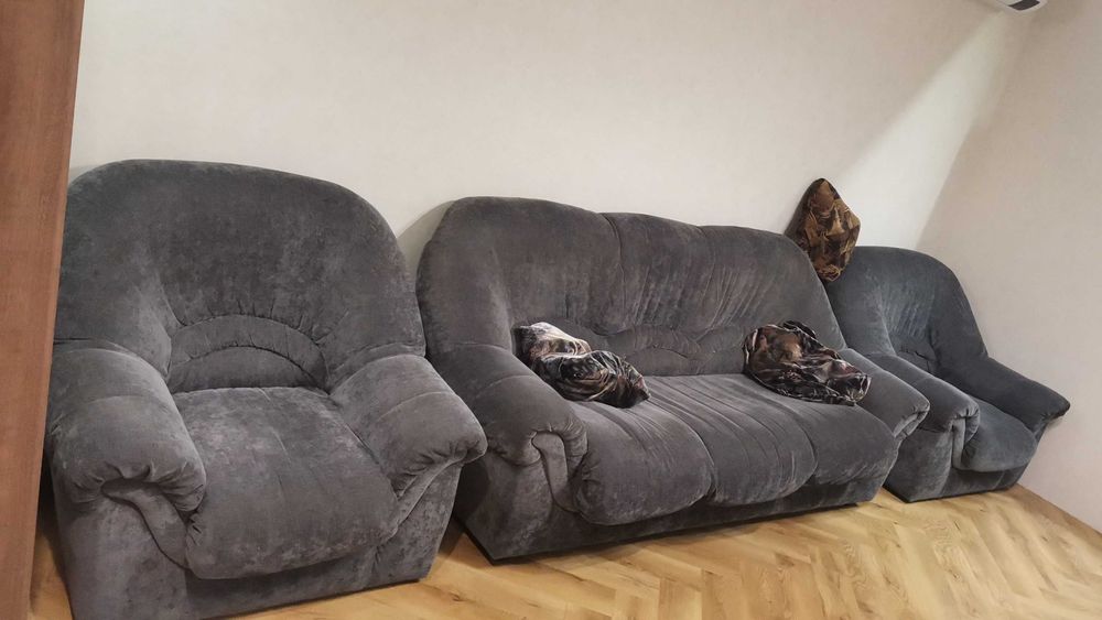 Диван и два кресла