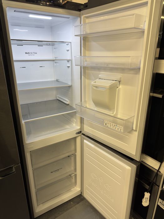 Combina frigorifică LG GBF61PZJZN