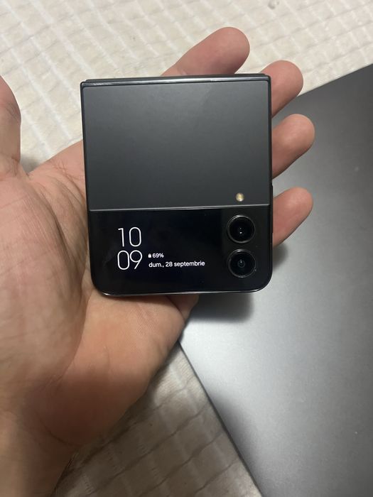 Samsung Flip Z4 8GB RAM 256gb
