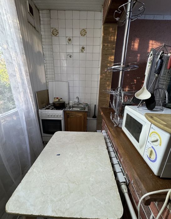 Студентам ! Максим Горький 2в3 комнатная