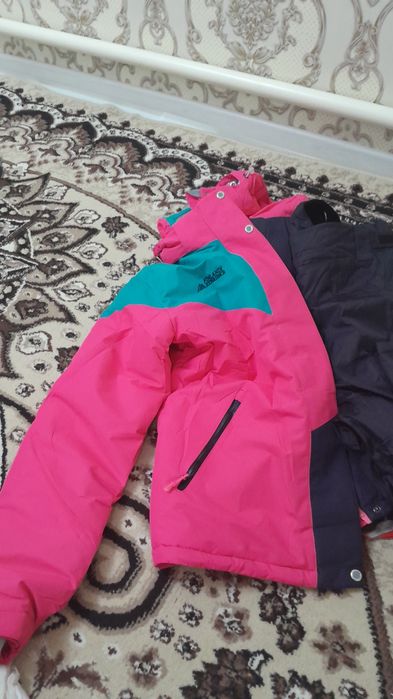 Зимный женский комбинзон куртка