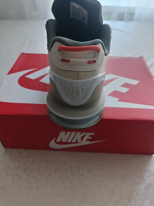 Кросовки фирмы Nike