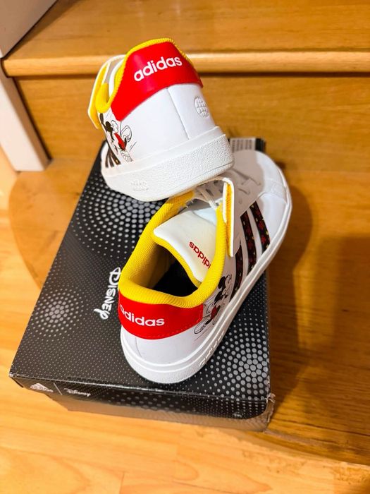 Чисто нови маратонки  Адидас /Adidas  , 35номер