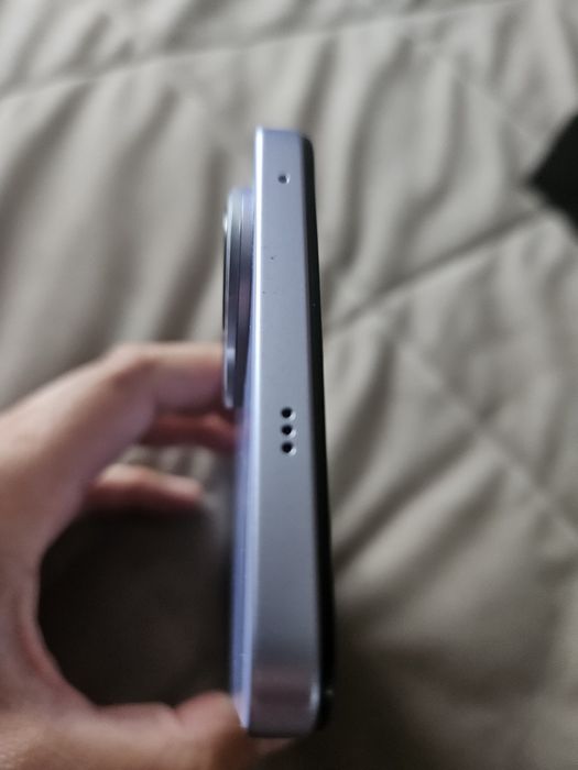Телефон Vivo V60 Lite на гарантии.