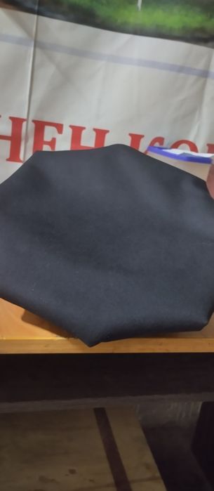 Фуражки черные , новые