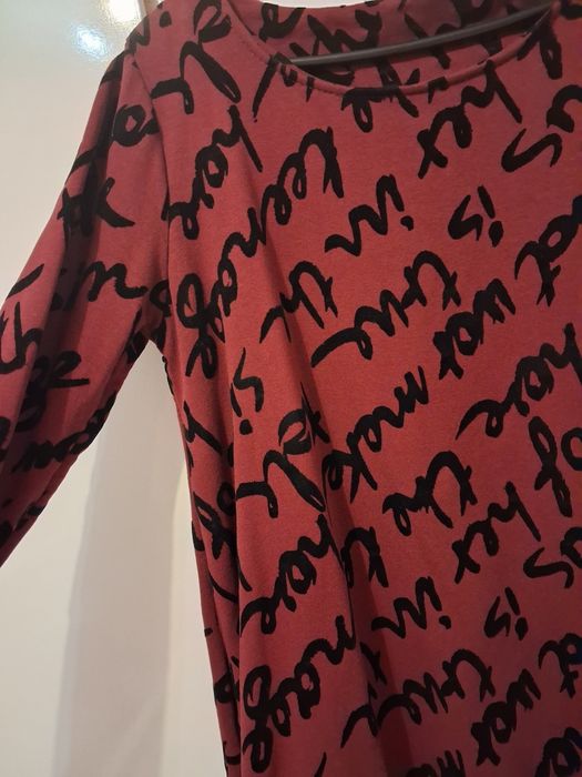 Рокля тъмно червено с черно