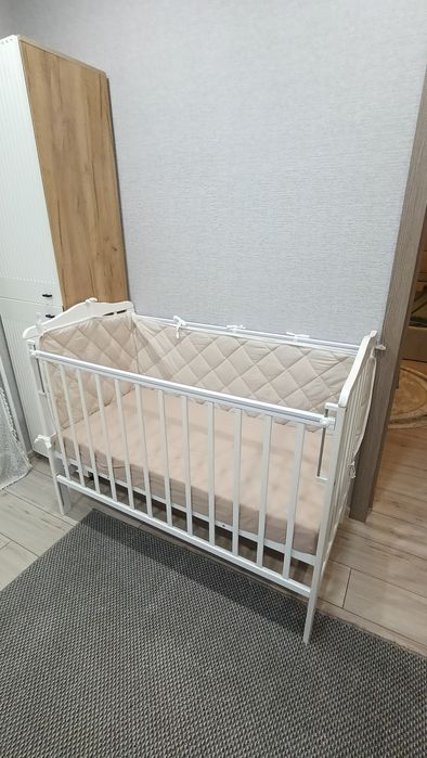 Продам кроватку-качалку