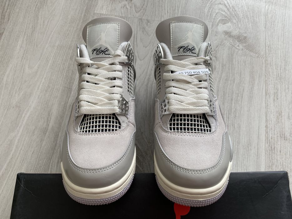 Jordan 4 Retro Frozen Moments 40