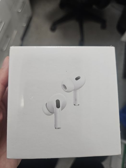 Продам наушники apple airpods 2