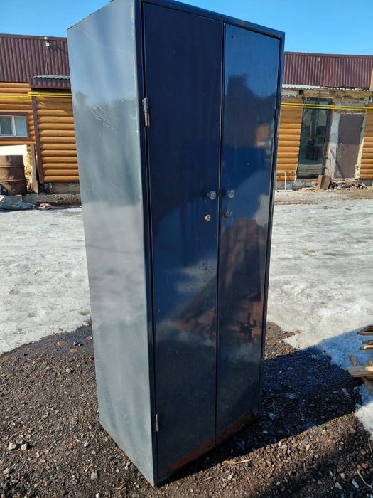 Продам металлические шкафы