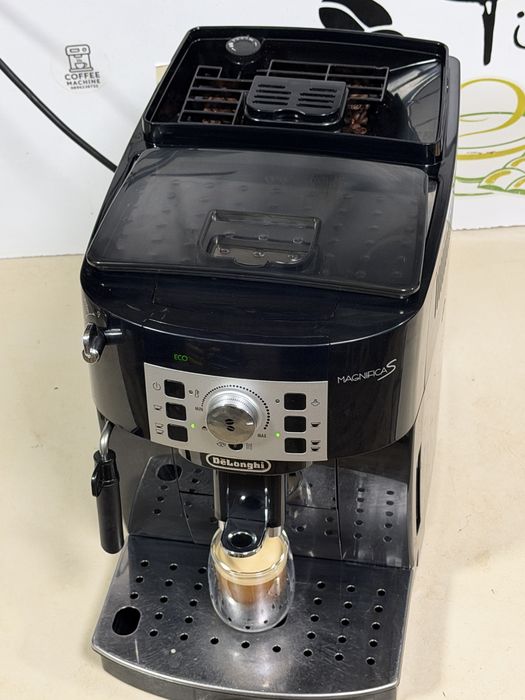 Кафемашина кафе автомат delonghi magnifica S с гаранция