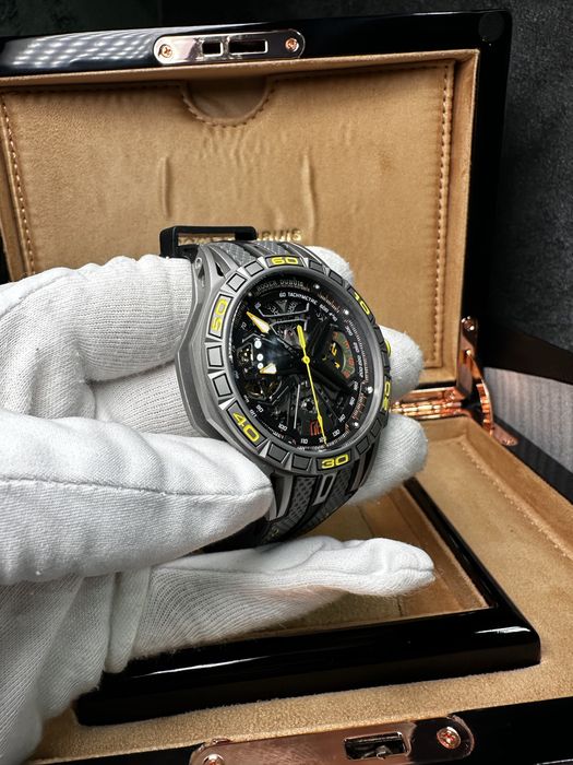 Часовник Roger Dubuis