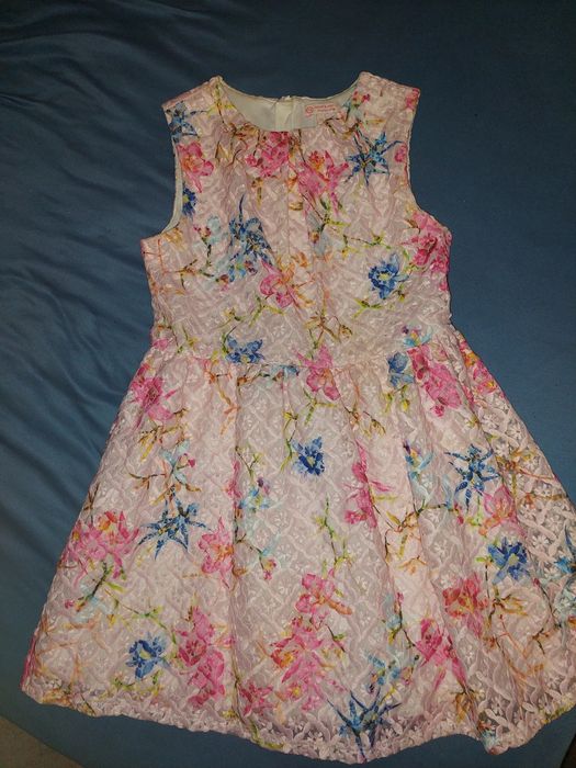 Детска рокля размер 146см.