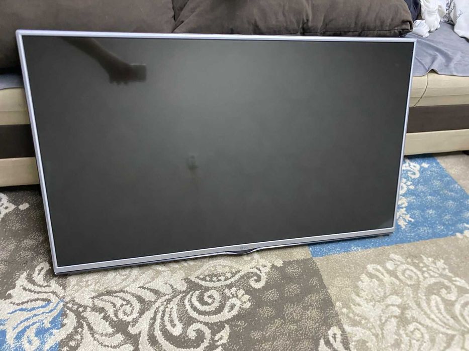 телевизор LG 42LF550V