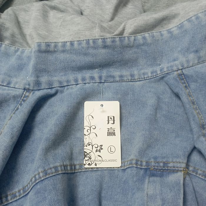 Джинсовая куртка женская