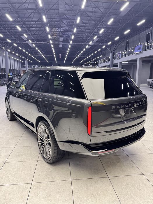 Новый Range Rover P530 LWB Autobiography