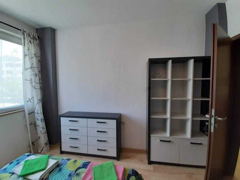 Луксозен двустаен апартамент в Лазур