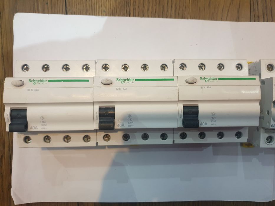 Sigurante ,diferențiale trifazate ,tv