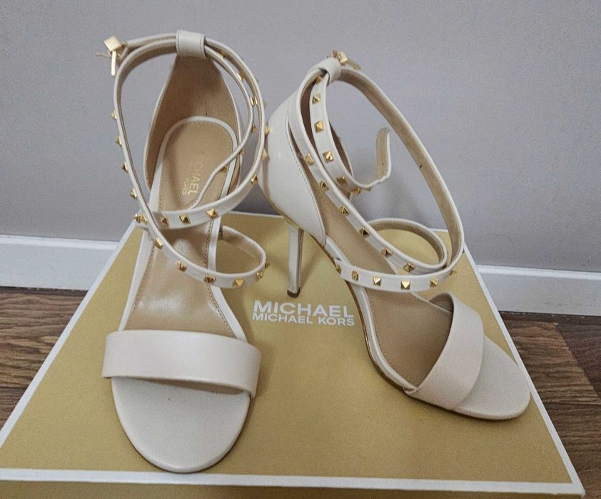 Елегантни сандали Michael Kors