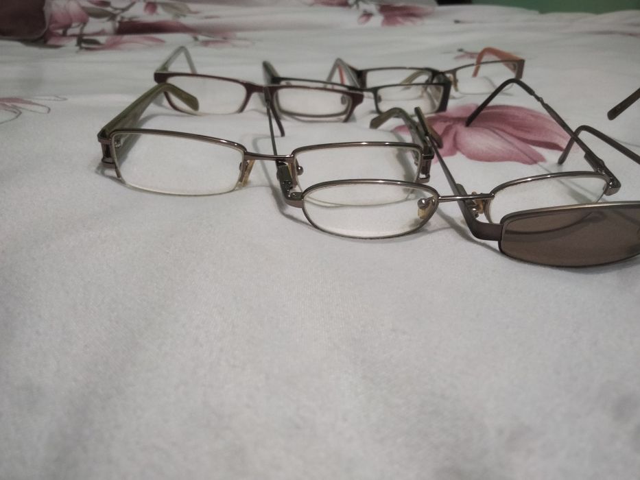 Vînd rame ochelari pt.damă și copii.