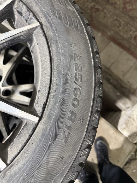 Продам шины с дисками 225/65/17