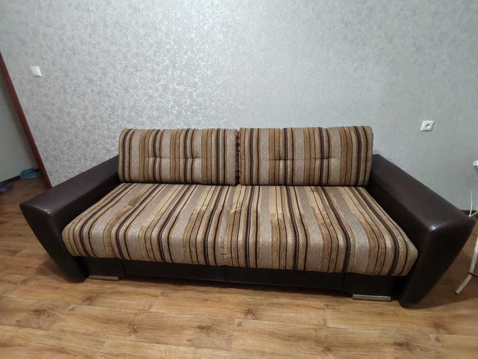 Продам диван б/у.