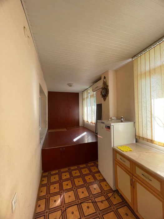 Чилонзор-Е квартал,Метро Хамза,4/4/5,кирпич,балкон 2×6м.,кв. чистая