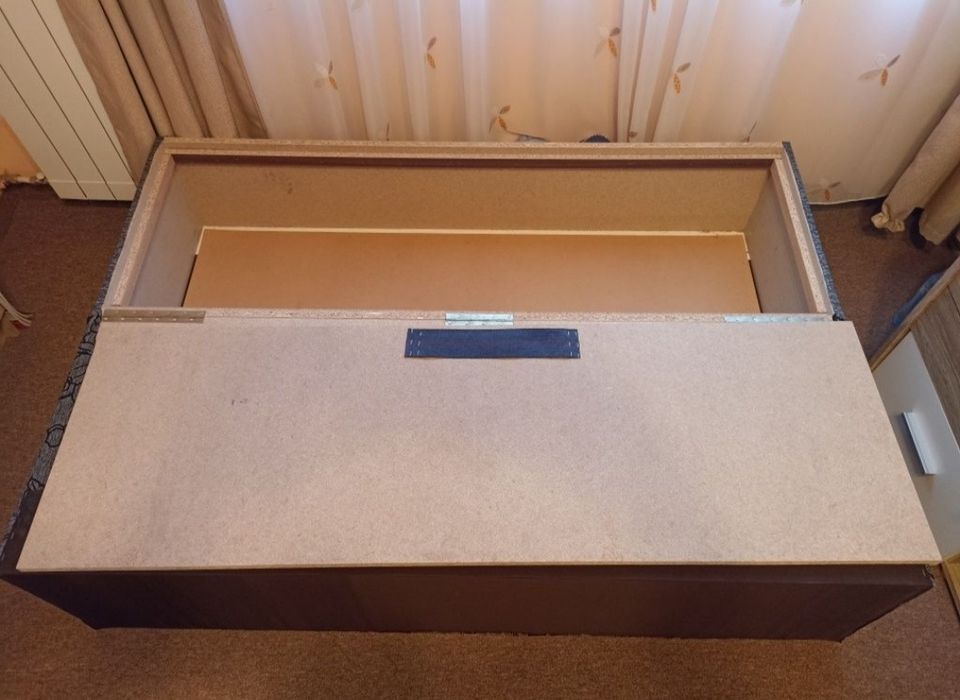 Чисто нови диван 156/80/57 с дюшек 156/106